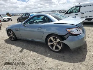 2012 Mercedes-Benz SLK 350 z VIN WDDPK5HA9CF017809, wystawiony jako Copart lot #56926895 z przebiegiem 106 692 mil mil oraz Czysty tytuł • Clean title. Historia ofert i sprzedaży dostępna na DreamBid. Obrazek 2.