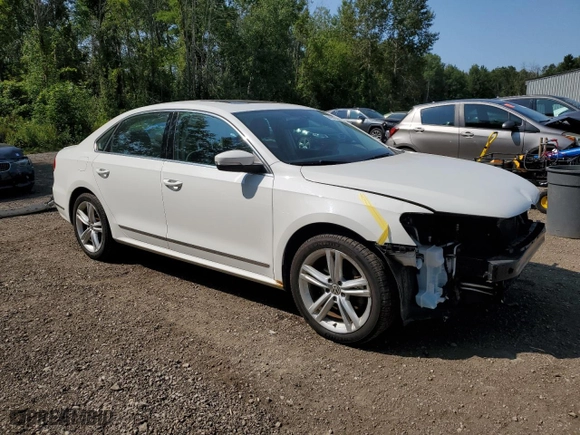 2014 Volkswagen Passat SEL Premium with VIN 1VWCS7A36EC062465, listed as a Copart auction lot 66998344 with 210,744 mi miles and Salvage Title. Bid and sale history available at carsss.com. Image 4.