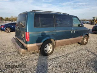 1998 Chevrolet Astro with VIN 1GNEL19WXWB120466, listed as a Copart auction lot 80929504 with 262,413 mi miles and Salvage Title. Bid and sale history available at carsss.com. Image 3.