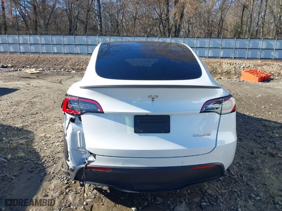 2022 Tesla Model Y Performance with VIN 7SAYGDEF7NF537401, listed as a IAAI auction lot 41540346 with NaN miles. Bid and sale history available at carsss.com. Image 16.