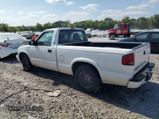 2003 GMC Sonoma SLS with VIN 1GTCS14H538264821, listed as a Copart auction lot 68917714 with 177,973 mi miles and Salvage Title. Bid and sale history available at carsss.com. Image 2.