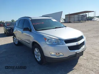 2012 Chevrolet Traverse LS z VIN 1GNKRFED5CJ375630, wystawiony jako IAAI lot #42302008 z przebiegiem 173 213 mil mil oraz . Historia ofert i sprzedaży dostępna na DreamBid. Obrazek 1.