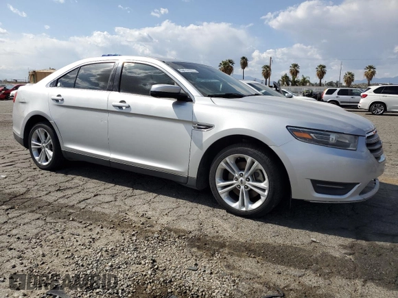 2015 Ford Taurus SEL with VIN 1FAHP2E88FG121647, listed as a Copart auction lot 51660585 with 155,686 mi miles and Clean Title. Bid and sale history available at DreamBid. Image 4.
