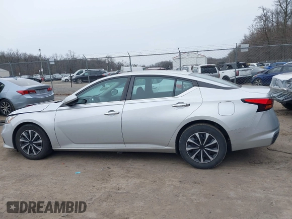 2020 Nissan Altima S with VIN 1N4BL4BV3LC135899, listed as a IAAI auction lot 41525809 with 107,246 mi miles and . Bid and sale history available at DreamBid. Image 14.