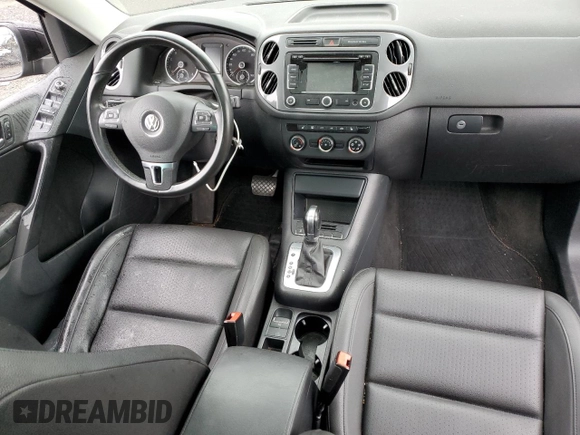 2013 Volkswagen Tiguan SE z VIN WVGBV7AX6DW550316, wystawiony jako Copart lot #56964595 z przebiegiem 157 526 mil mil oraz Szkoda całkowita • Salvage title. Historia ofert i sprzedaży dostępna na DreamBid. Obrazek 8.