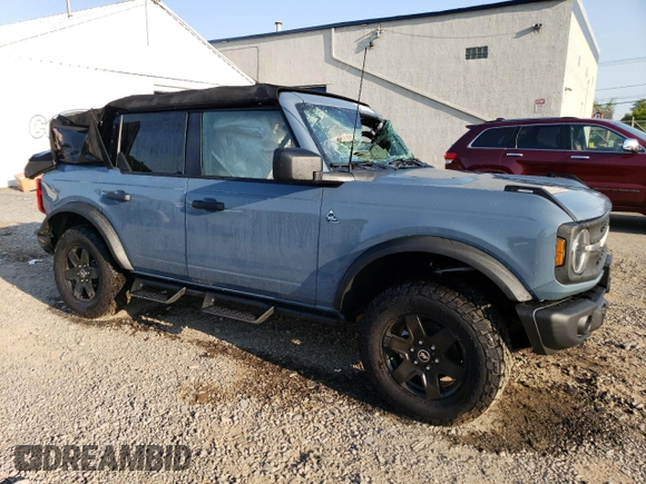 2024 Ford Bronco Black Diamond z VIN 1FMDE1BH2RLA55715, wystawiony jako Copart lot #69823114 z przebiegiem 1 476 mil mil oraz Szkoda całkowita • Salvage title. Historia ofert i sprzedaży dostępna na DreamBid. Obrazek 4.