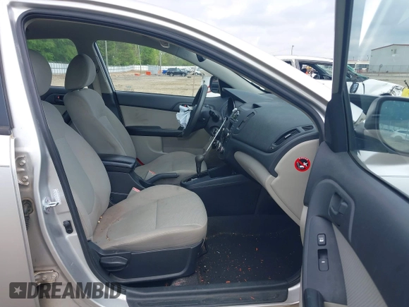 2010 Kia Forte EX z VIN KNAFU4A27A5834628, wystawiony jako IAAI lot #42123726 z przebiegiem 89 402 mil mil oraz . Historia ofert i sprzedaży dostępna na DreamBid. Obrazek 5.
