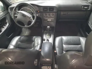 1998 Volvo S70 z VIN YV1LS5577W1497166, wystawiony jako Copart lot #87835355 z przebiegiem 153 613 mil mil oraz Szkody całkowita. Historia ofert i sprzedaży dostępna na DreamBid. Obrazek 8.