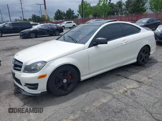 2014 Mercedes-Benz C 250 z VIN WDDGJ4HB6EG184292, wystawiony jako IAAI lot #42183329 z przebiegiem 122 449 mil mil oraz . Historia ofert i sprzedaży dostępna na DreamBid. Obrazek 22.
