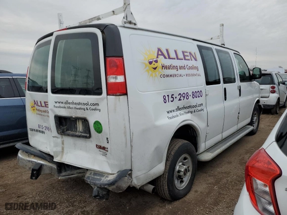 2019 GMC Savana Cargo Van with VIN 1GTW7AFG8K1272311, listed as a Copart auction lot 87918855 with 141,396 mi miles and Salvage Title. Bid and sale history available at carsss.com. Image 3.