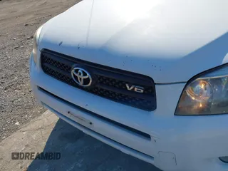 2007 Toyota RAV4 Sport with VIN JTMBK32V275029400, listed as a IAAI auction lot 41783215 with 187,831 mi miles. Bid and sale history available at carsss.com. Image 6.