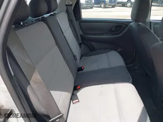 2007 Ford Escape XLS with VIN 1FMYU02Z97KB80446, listed as a IAAI auction lot 42113186 with 128,492 mi miles. Bid and sale history available at carsss.com. Image 8.