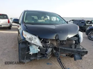 2019 Toyota Sienna XLE Auto Access Seat with VIN 5TDYZ3DCXKS986393, listed as a IAAI auction lot 41451840 with 93,424 mi miles. Bid and sale history available at carsss.com. Image 6.