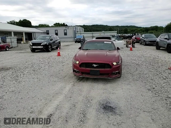 2015 Ford Mustang EcoBoost z VIN 1FA6P8TH6F5347243, wystawiony jako Copart lot #55893655 z przebiegiem 83 593 mil mil oraz Czysty tytuł • Clean title. Historia ofert i sprzedaży dostępna na DreamBid. Obrazek 13.