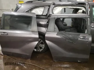 2021 Toyota Sienna XSE with VIN 5TDDSKFC1MS003145, listed as a Copart auction lot 85963334 with 74,145 mi miles and Salvage Title. Bid and sale history available at carsss.com. Image 13.