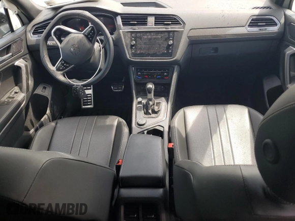 2024 Volkswagen Tiguan SE R-Line Black z VIN 3VV8B7AX7RM117751, wystawiony jako Copart lot #56531675 z przebiegiem 11 964 mil mil oraz Szkoda całkowita • Salvage title. Historia ofert i sprzedaży dostępna na DreamBid. Obrazek 8.