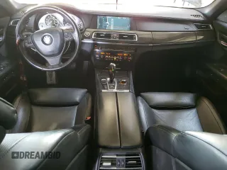 2011 BMW 7 Series 750Li z VIN WBAKB8C58BC852166, wystawiony jako Copart lot #51004065 z przebiegiem 110 499 mil mil oraz Szkoda całkowita • Salvage title. Historia ofert i sprzedaży dostępna na DreamBid. Obrazek 8.