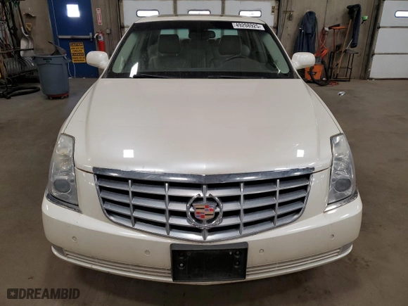 2008 Cadillac DTS w/1SA with VIN 1G6KD57Y08U136593, listed as a Copart auction lot 49208925 with 145,099 mi miles and Salvage Title. Bid and sale history available at carsss.com. Image 5.