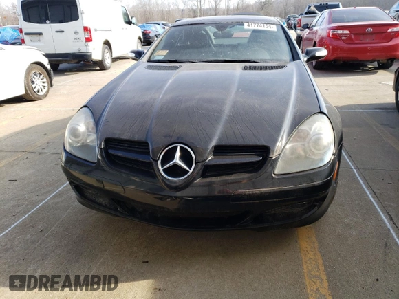 2008 Mercedes-Benz SLK-Class 3.0L with VIN WDBWK54F08F183262, listed as a Copart auction lot 41774154 with 24,169 mi miles and Non Repairable. Bid and sale history available at carsss.com. Image 5.