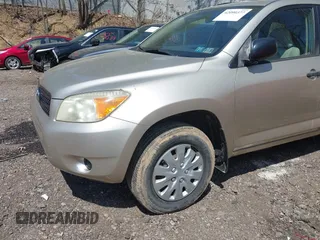 2006 Toyota RAV4 with VIN JTMZD33V866004405, listed as a IAAI auction lot 42090377 with 132,232 mi miles. Bid and sale history available at carsss.com. Image 15.