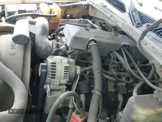 2000 Chevrolet Silverado 1500 LS z VIN 1GCEC19T5YZ114017, wystawiony jako IAAI lot #42529814 z przebiegiem 275 841 mil mil oraz . Historia ofert i sprzedaży dostępna na DreamBid. Obrazek 13.