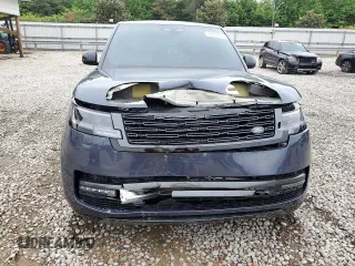 2025 Land Rover Range Rover SE with VIN SALKP9FU4SA284208, listed as a Copart auction lot 55233495 with 10,801 mi miles and Salvage title. Bid and sale history available at DreamBid. Image 5.