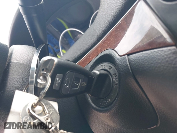 2011 Hyundai Veracruz Limited with VIN KM8NU4CC4BU150384, listed as a IAAI auction lot 42300346 with 156,864 mi miles and . Bid and sale history available at DreamBid. Image 11.