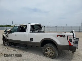 2017 Ford F-350 Platinum z VIN 1FT8W3BT6HEE91411, wystawiony jako Copart lot #60792275 z przebiegiem 131 786 mil mil oraz Szkoda całkowita • Salvage title. Historia ofert i sprzedaży dostępna na DreamBid. Obrazek 2.
