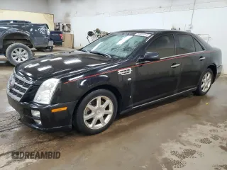 2008 Cadillac STS AWD z VIN 1G6DD67V780179453, wystawiony jako Copart lot #53944875 z przebiegiem 150 576 mil mil oraz Szkoda całkowita • Salvage title. Historia ofert i sprzedaży dostępna na DreamBid. Obrazek 1.