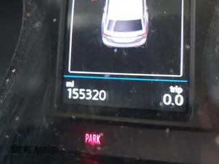 2018 Volkswagen Atlas SE z VIN 1V2KR2CA4JC532476, wystawiony jako IAAI lot #42070722 z przebiegiem 155 320 mil mil oraz . Historia ofert i sprzedaży dostępna na DreamBid. Obrazek 15.
