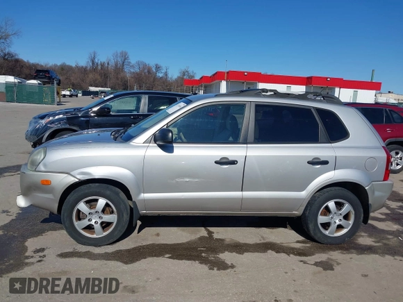 2006 Hyundai Tucson GL with VIN KM8JM12BX6U419239, listed as a IAAI auction lot 41755456 with 88,094 mi miles. Bid and sale history available at carsss.com. Image 14.