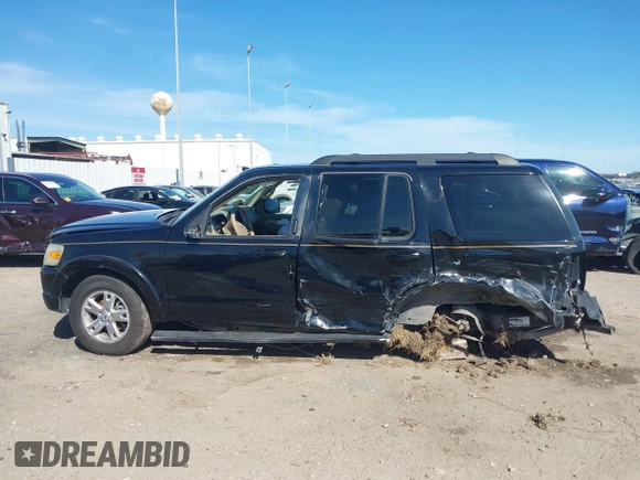 2010 Ford Explorer XLT with VIN 1FMEU6DE9AUA38321, listed as a IAAI auction lot 41817817 with 204,623 mi miles. Bid and sale history available at carsss.com. Image 14.