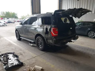 2018 Ford Expedition XLT z VIN 1FMJU1JT7JEA22830, wystawiony jako IAAI lot #42050739 z przebiegiem 114 529 mil mil oraz . Historia ofert i sprzedaży dostępna na DreamBid. Obrazek 3.