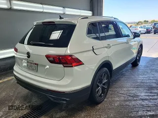 2024 Volkswagen Tiguan SE с VIN 3VV3B7AX4RM085495, выставлен на аукционе IAAI как лот 42796456 с пробегом 34 680 миль миль и . История ставок и продаж доступна на DreamBid. Изображение 7.