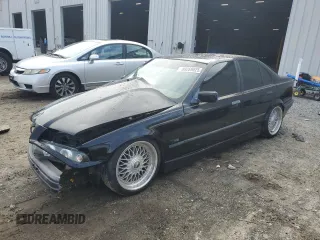1996 BMW 3 Series z VIN WBACD3325TAV15572, wystawiony jako Copart lot #89269025 z przebiegiem 179 156 mil mil oraz Nie do naprawy • Non repairable. Historia ofert i sprzedaży dostępna na DreamBid. Obrazek 1.