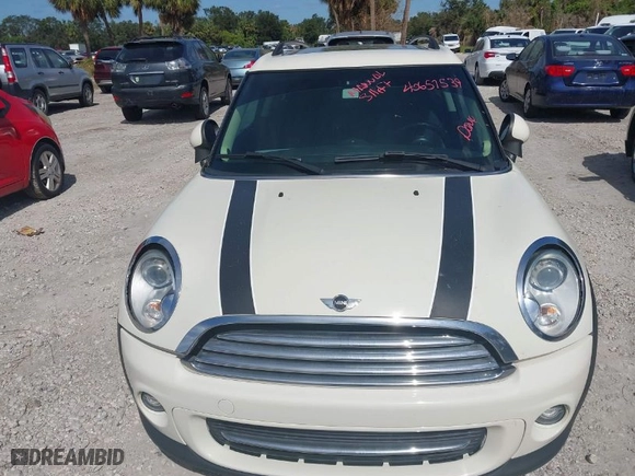 2013 MINI Cooper Clubman with VIN WMWZF3C57DT571338, listed as a IAAI auction lot 41367674 with 77,628 mi miles. Bid and sale history available at carsss.com. Image 6.