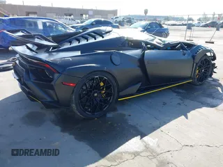 2023 Lamborghini Huracan с VIN ZHWUA6ZX6PLA22072, выставлен на аукционе IAAI как лот 42204169 с пробегом 2 978 миль миль и . История ставок и продаж доступна на DreamBid. Изображение 4.