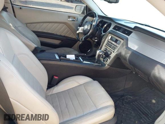 2010 Ford Mustang V6 с VIN 1ZVBP8AN6A5157773, выставлен на аукционе IAAI как лот 41921156 с пробегом 118 549 миль миль и . История ставок и продаж доступна на DreamBid. Изображение 5.