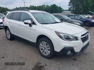 2018 Subaru Outback Premium z VIN 4S4BSAFC6J3390608, wystawiony jako IAAI lot #42492449 z przebiegiem 76 345 mil mil oraz . Historia ofert i sprzedaży dostępna na DreamBid. Obrazek 1.