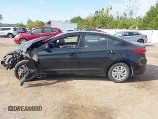 2017 Hyundai Elantra SE z VIN 5NPD74LF1HH099804, wystawiony jako IAAI lot #40579001 z przebiegiem 101 695 mil mil oraz . Historia ofert i sprzedaży dostępna na DreamBid. Obrazek 13.