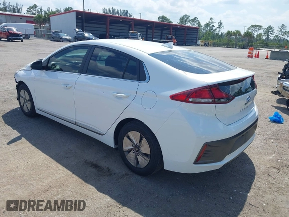 2022 Hyundai Ioniq SE z VIN KMHC75LC1NU282432, wystawiony jako IAAI lot #42060104 z przebiegiem 35 700 mil mil oraz . Historia ofert i sprzedaży dostępna na DreamBid. Obrazek 3.