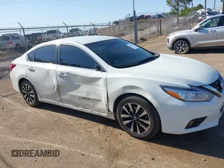 2018 Nissan Altima 2.5 S with VIN 1N4AL3AP1JC138029, listed as a IAAI auction lot 42039412 with 169,727 mi miles. Bid and sale history available at carsss.com. Image 6.