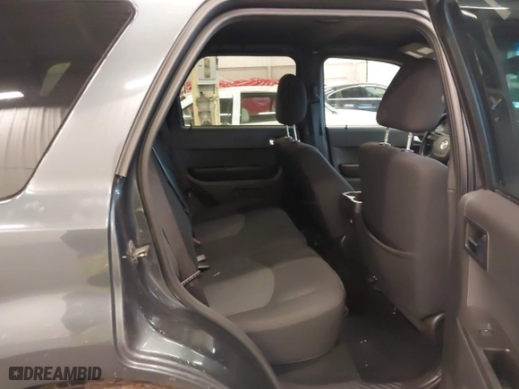 2008 Mercury Mariner with VIN 4M2CU81Z38KJ19197, listed as a IAAI auction lot 41233891 with 168,131 mi miles. Bid and sale history available at carsss.com. Image 8.