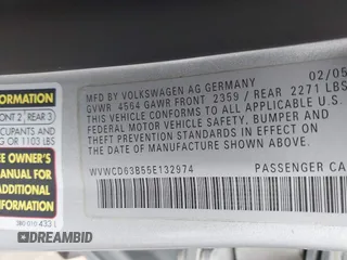 2005 Volkswagen Passat z VIN WVWCD63B55E132974, wystawiony jako IAAI lot #41755346 z przebiegiem 68 295 mil mil oraz . Historia ofert i sprzedaży dostępna na DreamBid. Obrazek 9.