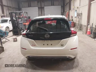 2023 Nissan LEAF SV Plus z VIN 1N4CZ1CV0PC563256, wystawiony jako IAAI lot #41138436 z przebiegiem 24 399 mil mil oraz . Historia ofert i sprzedaży dostępna na DreamBid. Obrazek 16.