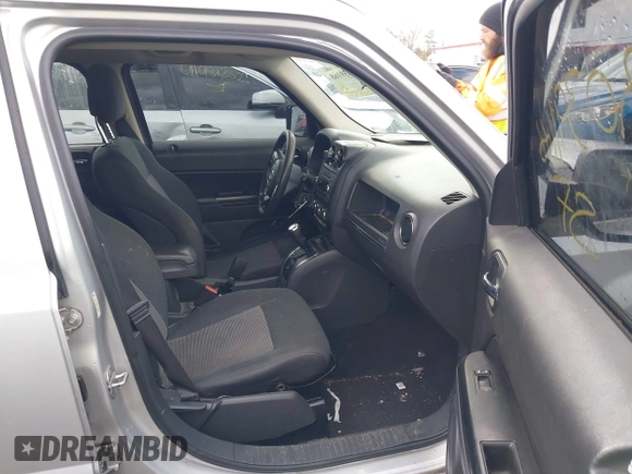 2011 Jeep Patriot Sport with VIN 1J4NF1GBXBD118483, listed as a IAAI auction lot 42039168 with 174,048 mi miles. Bid and sale history available at carsss.com. Image 5.