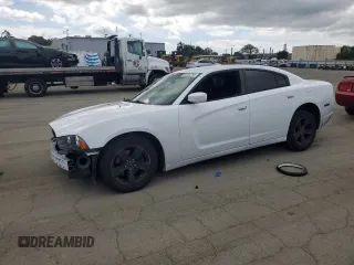 2013 Dodge Charger SE z VIN 2C3CDXBGXDH745199, wystawiony jako Copart lot #50934765 z przebiegiem 178 605 mil mil oraz Szkoda całkowita • Salvage title. Historia ofert i sprzedaży dostępna na DreamBid. Obrazek 1.