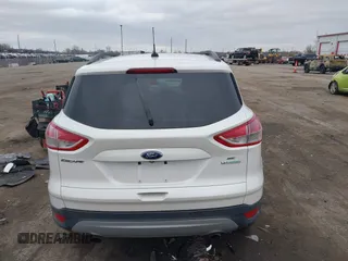 2014 Ford Escape SE with VIN 1FMCU0GX6EUE38280, listed as a IAAI auction lot 41867267 with 152,271 mi miles. Bid and sale history available at carsss.com. Image 16.
