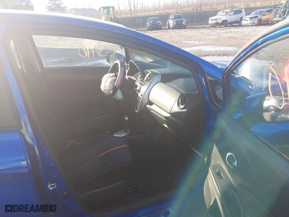 2015 Nissan Versa Note S with VIN 3N1CE2CP2FL357472, listed as a IAAI auction lot 41215110 with 104,091 mi miles. Bid and sale history available at carsss.com. Image 5.