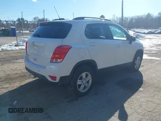2022 Chevrolet Trax LT with VIN KL7CJPSM8NB517820, listed as a IAAI auction lot 41595783 with 49,101 mi miles. Bid and sale history available at carsss.com. Image 4.